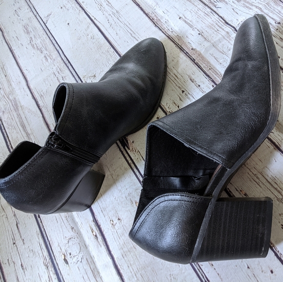 Maurices Shoes - Maurices Cut out boots